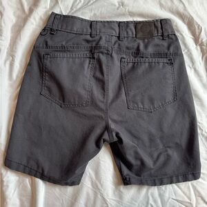 Men's Origin Maine Gray Shorts Size M

Made in the USA